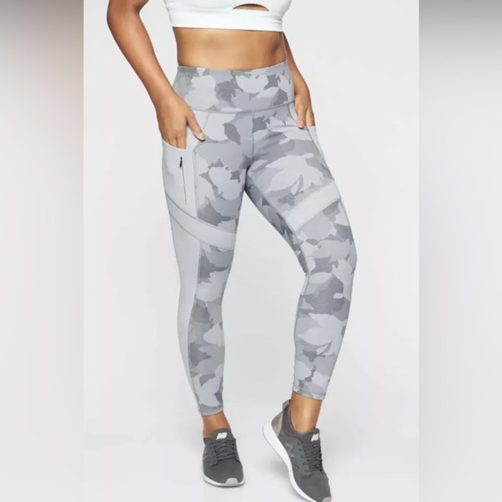 Athleta • Grey All In Camo 7/8 Leggings